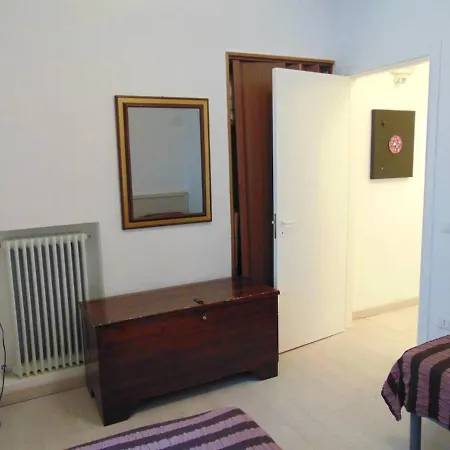 Daire Eleonora, Ampio In Centro E 350 M Dalla *
